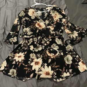 Large shorts romper, floral black, zipper in back